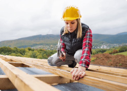 female roofing service provider